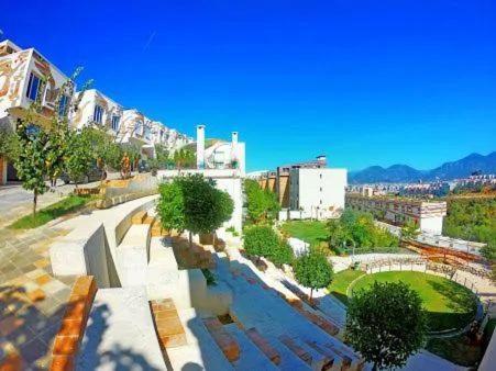 Deluxe Flat With Garden_Tirana Apartment Екстериор снимка