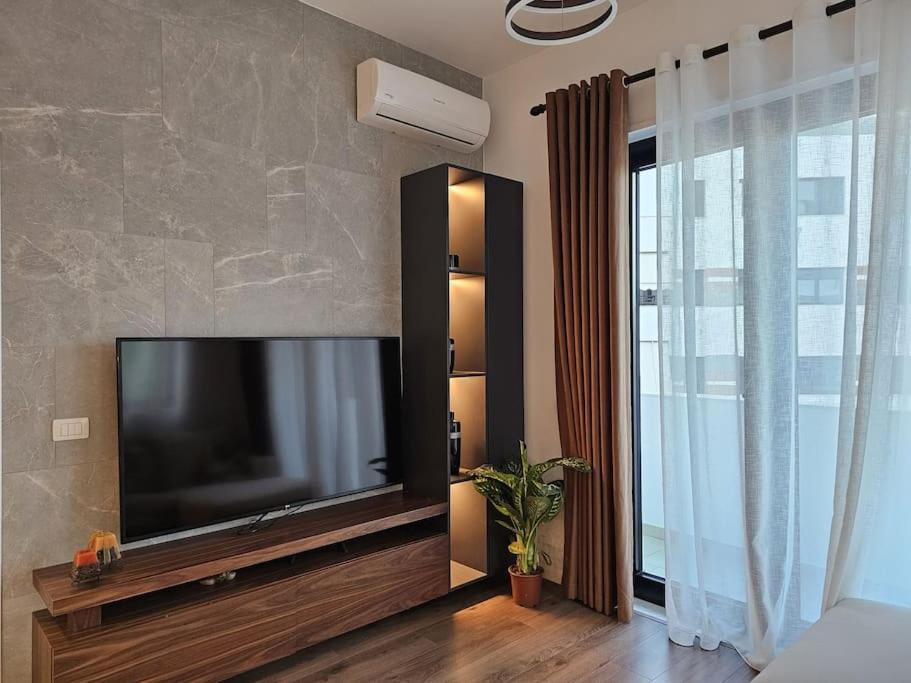 Deluxe Flat With Garden_Tirana Apartment Екстериор снимка