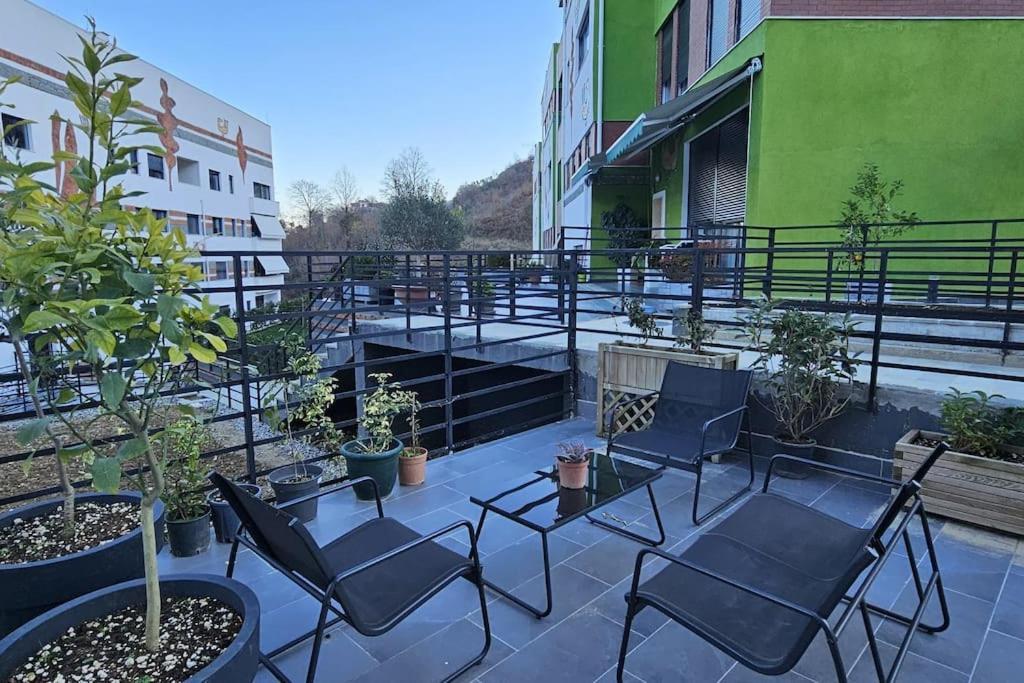 Deluxe Flat With Garden_Tirana Apartment Екстериор снимка